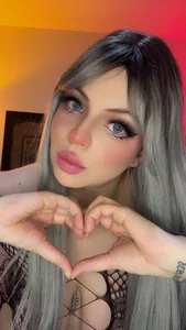 Plateada 🩶 de Irinaa_Scarlett  4 Imagens