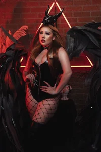 SamanthaKlein_ Goddess of the underworld Bilde 2