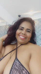 AshleyGrahams ABRIL Pic