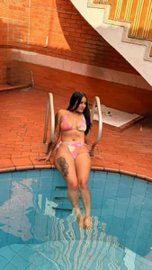 Ibbie_drastic in the pool🐟 Billede 4