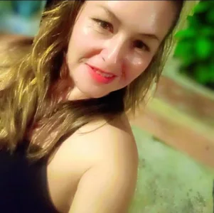 Kim_raver40 Public Pic 5