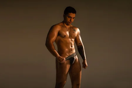 Noah_Swagger_ Hairy Pic 7