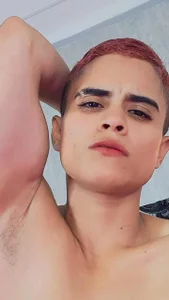 Liiamthompson: I am Liam ( 3 фото)