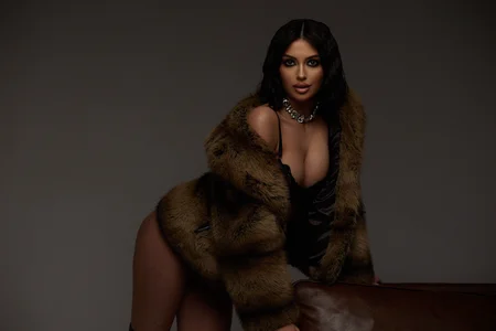 shine de Monika_Taylor17  2 photos