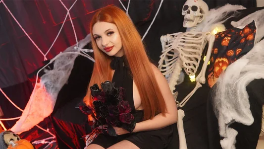 FoxyJoy Dark, mysterious, and dangerously irresistible 🕷️ Pic 3