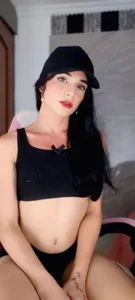 PamelaAnderson_2 Red passion Pic 2