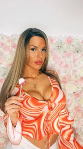 sarahmillion_Ts Public Pic 6