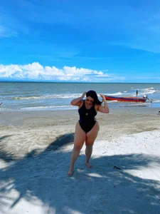 RachellGraham On the beach รูป  5