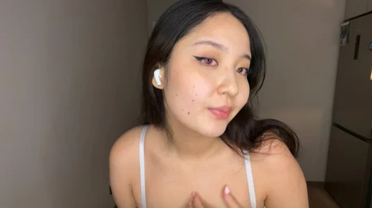 PaulaPetersonred eyes图片 3