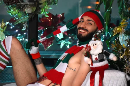 JACKMARCKOS christmas photos  3টি ছবি