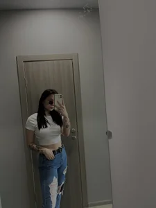 Ruby_Elly Public Pic 5