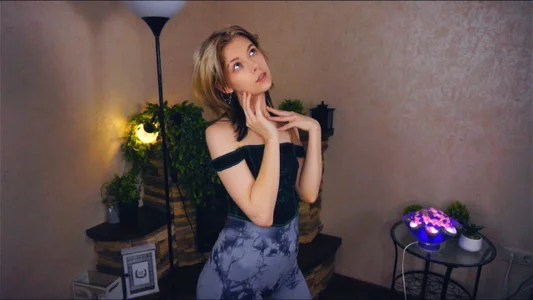 EngelAlman hot body Pic 3