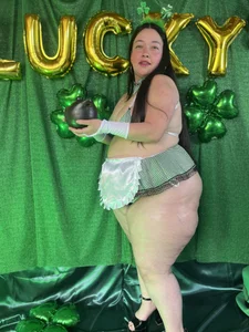 Zoe_CurvyのHAPPY SAN PATRICIO MI LOORS 🍀☘️の 3枚の写真