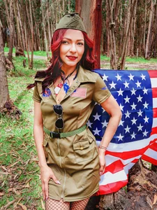 HannaPetit Happy July 4 Pic 2