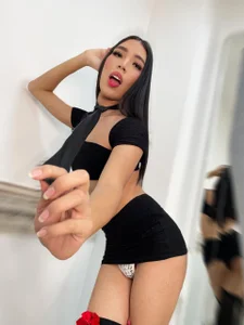 Bylie_HillsのMISTRESS BLACKの 5枚の写真