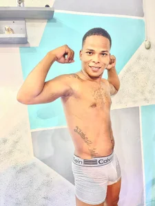 layla_collins_Public图片 3