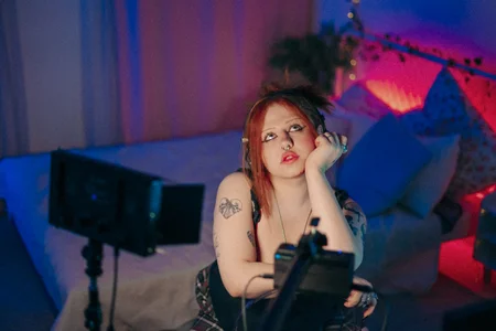 bitchofsun_ Public  5টি ছবি