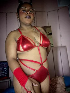 caliyah_curves 💋 Red whirlwind🔥 😉 Gambar 4