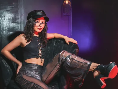 Alice_jacobs1 Between lights and temptation Pic 4