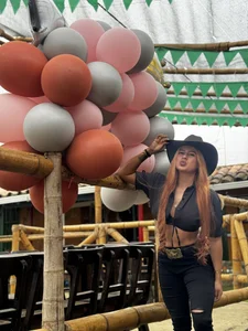 Life is not measured by the number of breaths you take, but by the moments that take your breath awa od Amber_Martins_  2 snímek