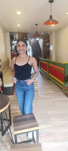 naia_cox On a walk Bilde