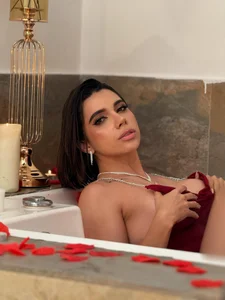 AmyWalker_ Valentine's Day Pic 5