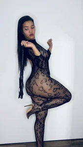 Black 🖤 de Lucyybelle_  3 photos