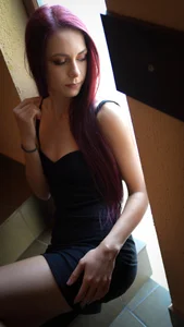 Lips of honey, eyes of fire od CindeFucknRella  5 snímek