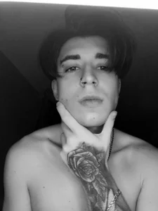 Yofukashii: Public ( 3 фото)