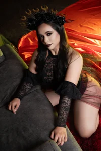 Lorena_Foster Queen of the night Pic 4