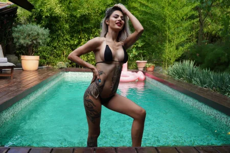 Outdoon Party de TiffanyMaze  8 Imagens