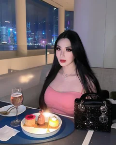 MissRegina Selfies Pic