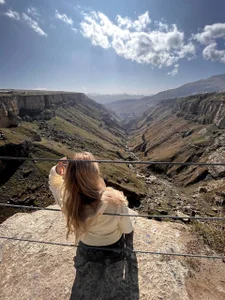 Vivian_Davis Travel to mountains Pic 8