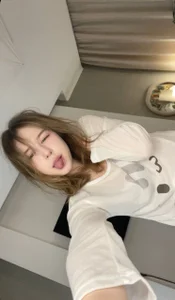SunnySikarskie I Have a Question, Actually 💭 зображення 3