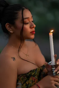 -VICKKY: IN DARKNESS ( 7 фото)