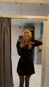 BabyyDolll_のPublicの枚の写真