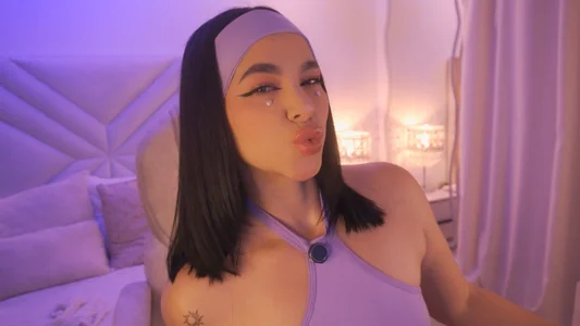 imLeanna_ Elegance with a hint of temptation зображення
