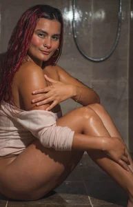 Miiaa_jones Mia wet 💦 Pic 2