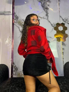 Willow_Levine Public  снимка