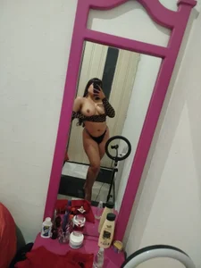 Public od Valery-Housthon  4 snímek