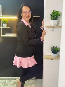 hot secretary de Lauryn_Jones  2 Imagens