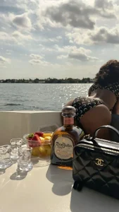 RoyalVibeXO Public Pic 4