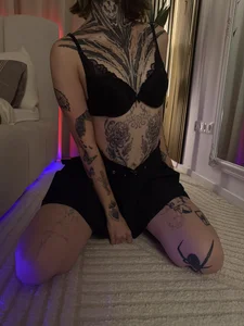Blackk_Velvet_ Just so you don't forget about your Goddess Foto 4