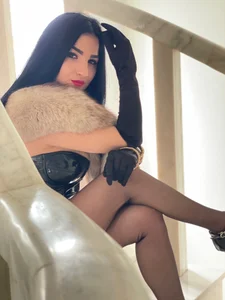 VivianReeve The Seduction You Can’t Afford to Resist. Pic 3