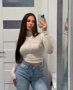 Sweet_Lana69 Public Gambar 2