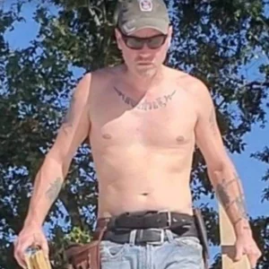 JohnnyDom1976 Public صورة واحدة|JohnnyDom1976 Public صورتان|JohnnyDom1976 Public  2 صور|JohnnyDom1976 Public  2 صورة