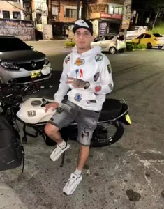 Thiago_Levis25 Public Pic 4