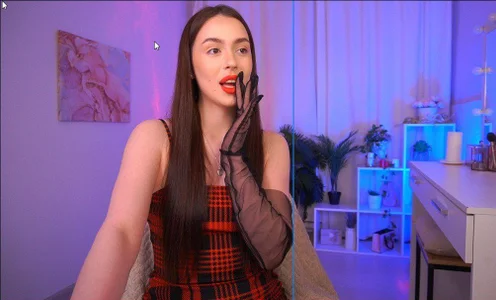 EmiliyaRoude I can be different Pic 7