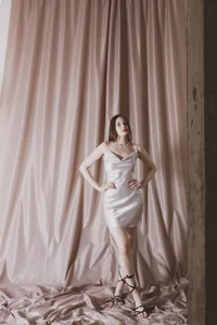 EleanorePeach Public slika 4