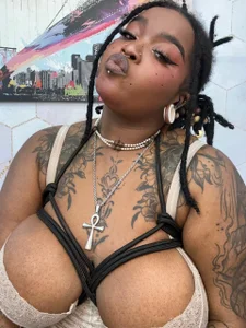 Anaa_Fuentess Ready, safe and tied my boobs 😏💥 Foto